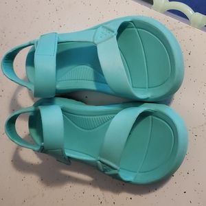 Teva Hurricane Drift. Size 9.